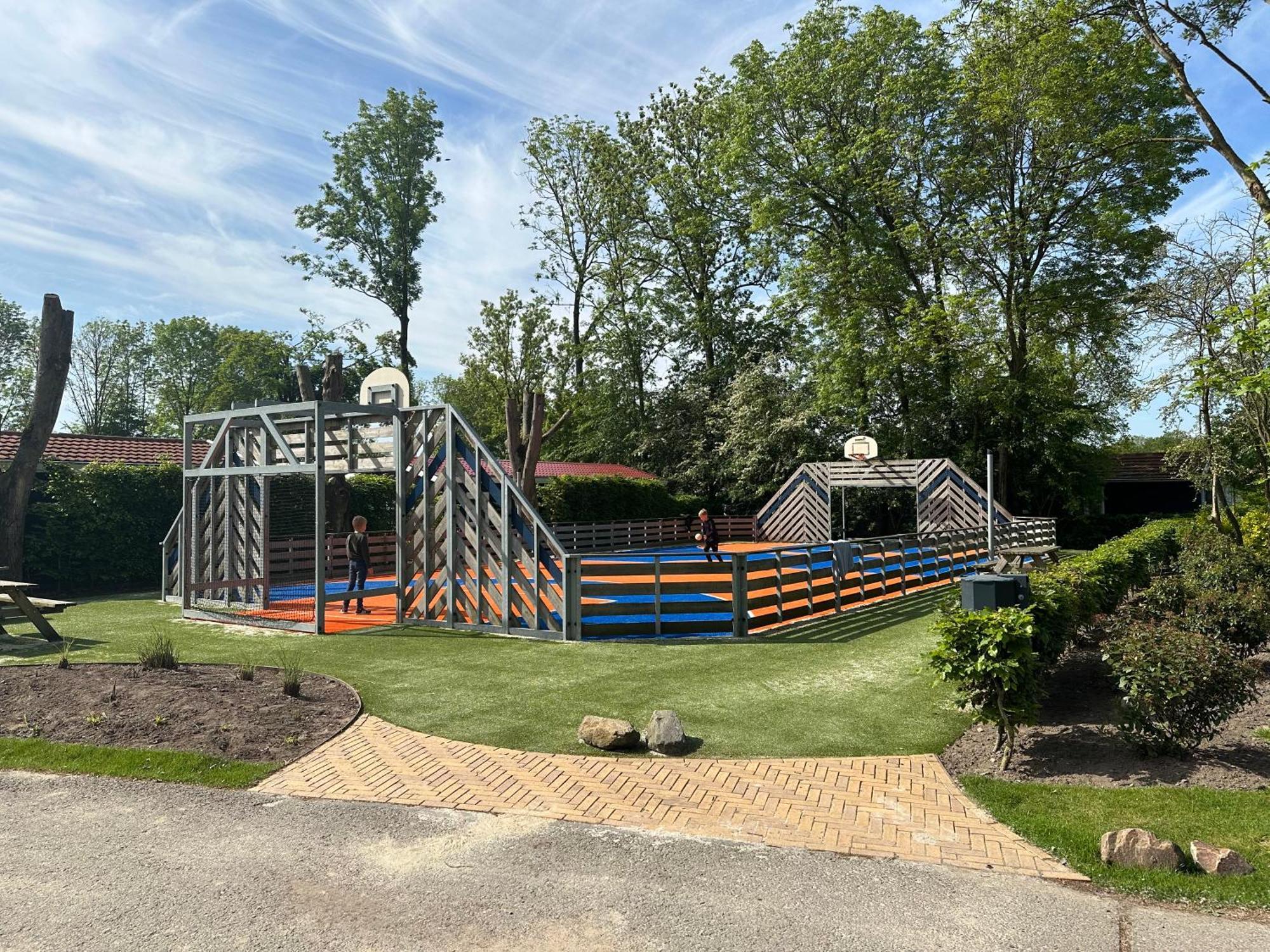 BadHoophuizen 6-per Bungalow Veluwemeer Trampoline Hulshorst Exterior foto
